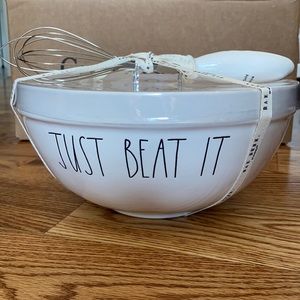 Rae Dunn Mixing Bow Set